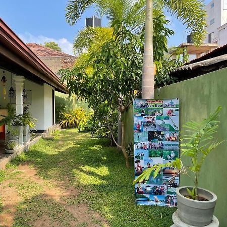 Shenys Beach Villa Negombo Exterior foto